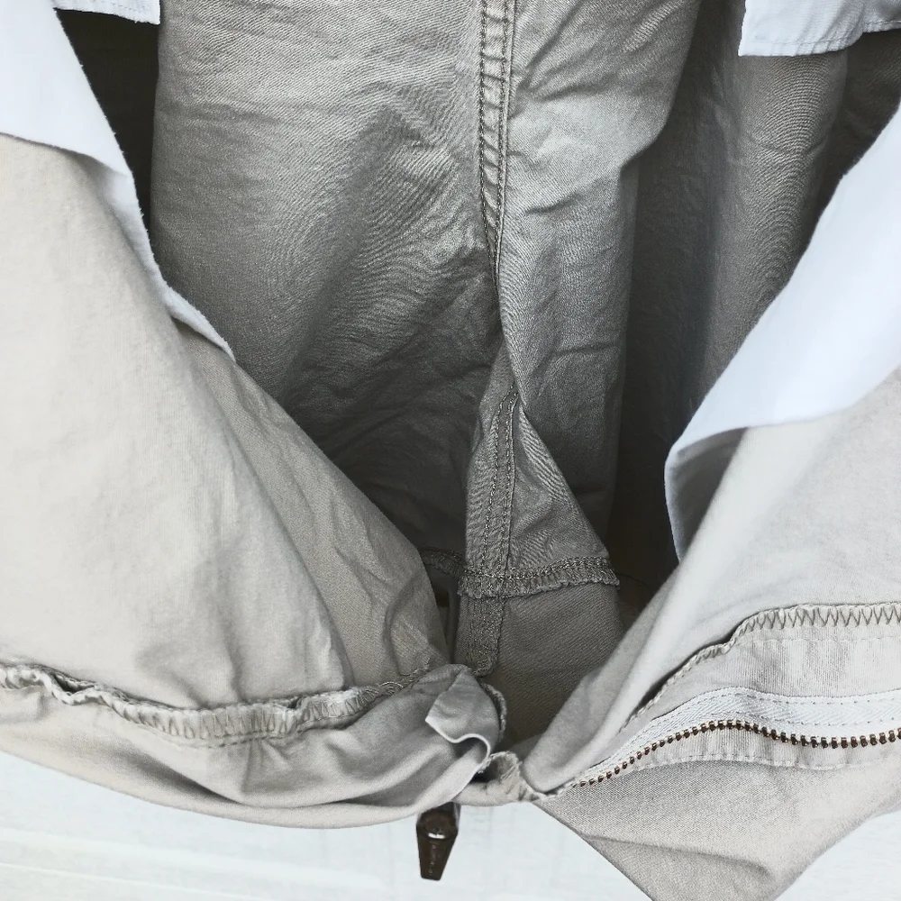Dockers Perfect Cargo Bermuda Shorts Light Khaki Tan Pockets Athleisure Men 42